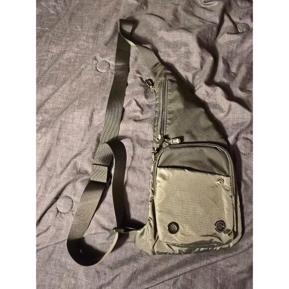 Crossbody Hiking Bag Gray Black Mens Womens Great Pockets Zippers‎ - Picture 1 of 2